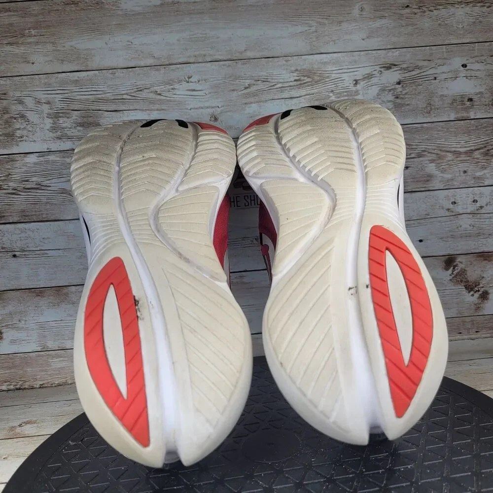 Saucony Kinvara 12 Sneakers Women Size 10 Vibrant Red Mesh PWR RUN Lace Up Shoes